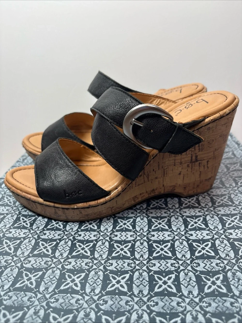 b.o.c Born Black Leather Cork Wedge Buckle Strap Sandals Women’s US 9 M